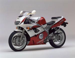 Yamaha FZR400RR